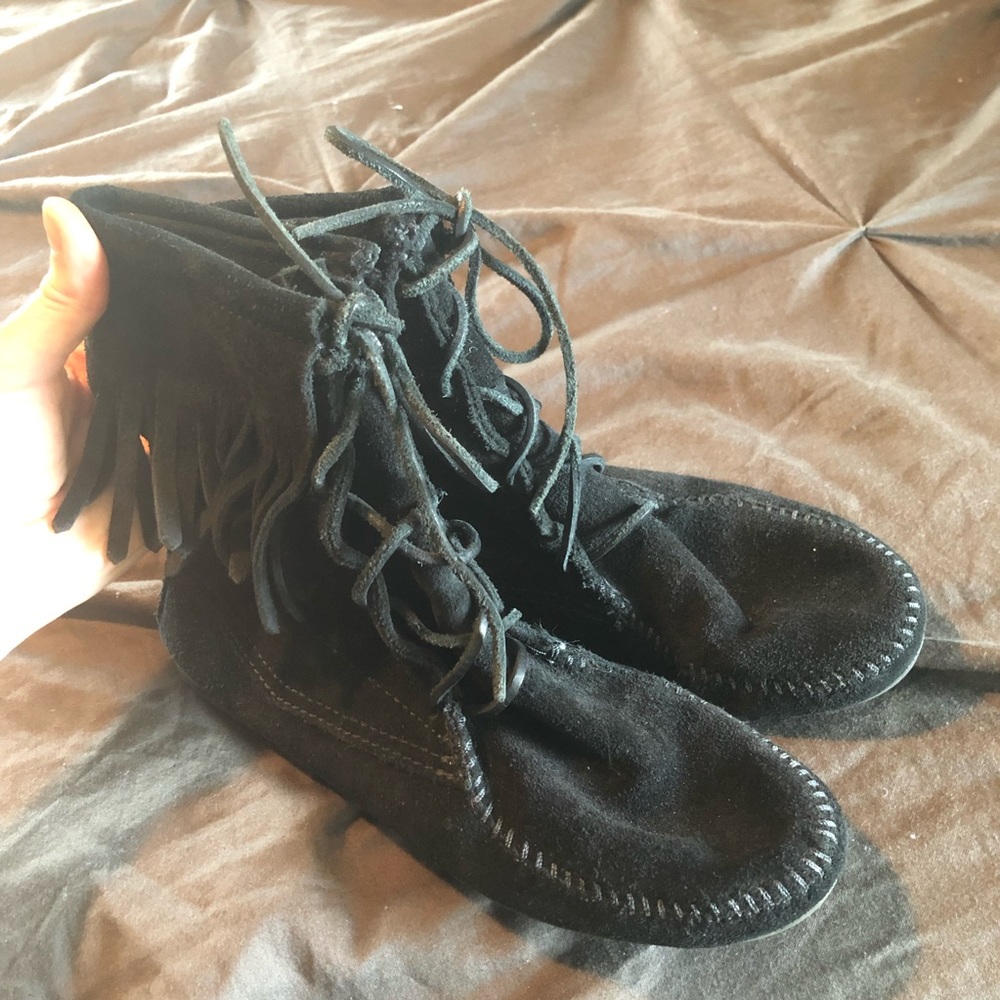 Black Minnetonka Moccasin fringe booties